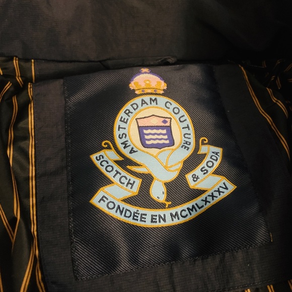 Coat - Picture 4 of 5